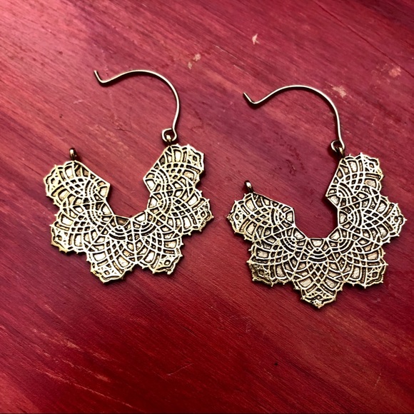 3 for $25🎉 Boho Chic Gold Tone Earring - Picture 3 of 5